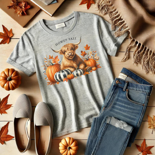 Welcome the autumn season in style with our Howdy Fall t-shirt! 